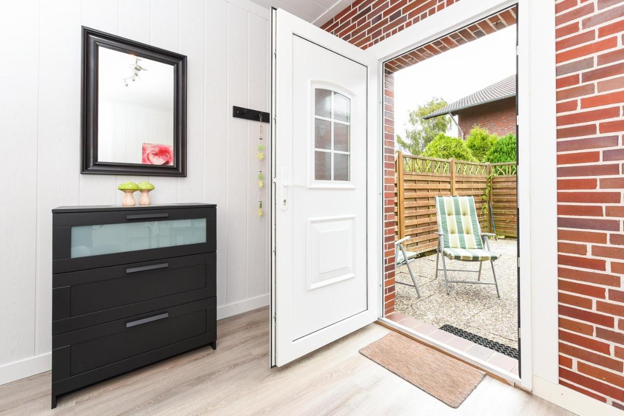 Ferienwohnungen Im Haus Waterkant Neuharlingersiel Bagian luar foto