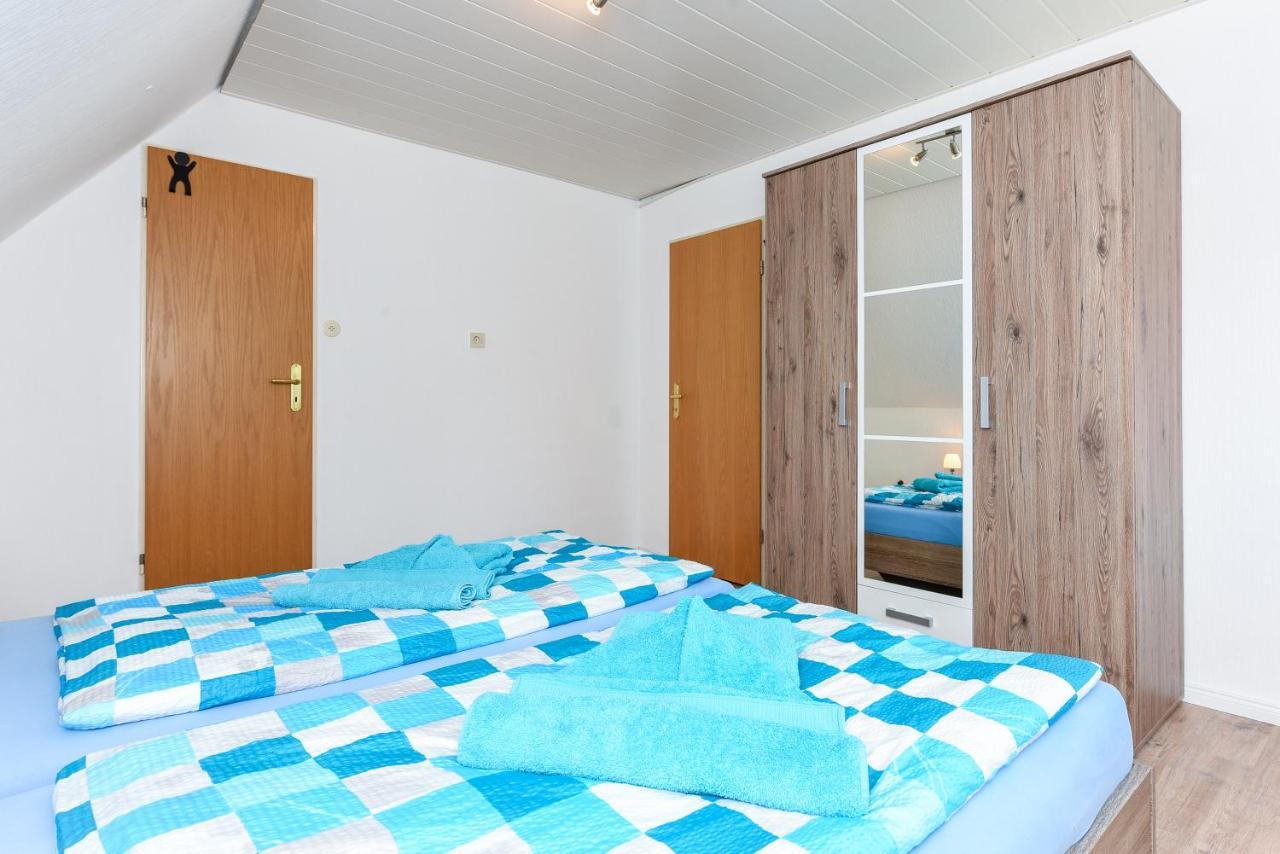 Ferienwohnungen Im Haus Waterkant Neuharlingersiel Bagian luar foto
