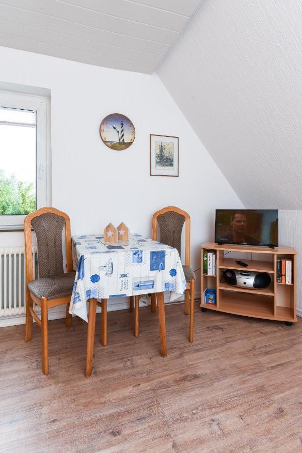 Ferienwohnungen Im Haus Waterkant Neuharlingersiel Bagian luar foto