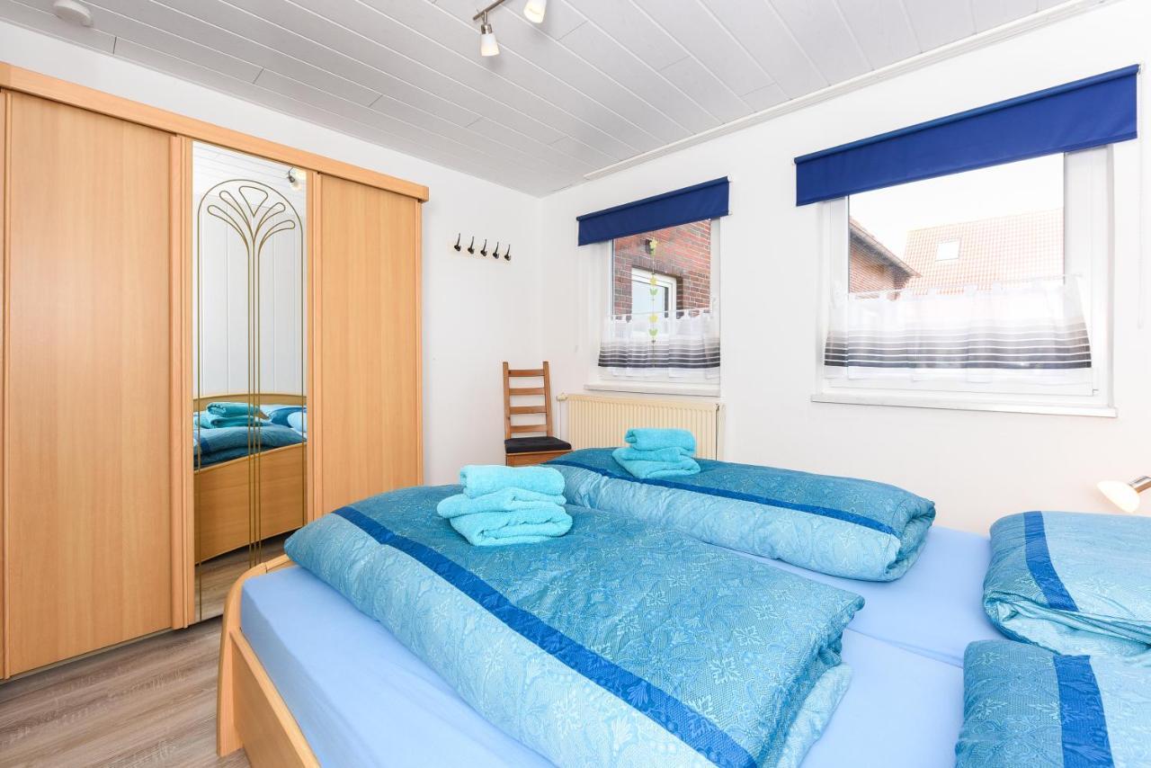 Ferienwohnungen Im Haus Waterkant Neuharlingersiel Bagian luar foto