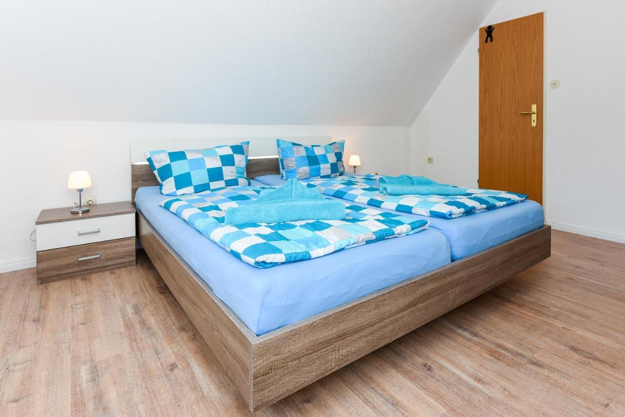 Ferienwohnungen Im Haus Waterkant Neuharlingersiel Bagian luar foto