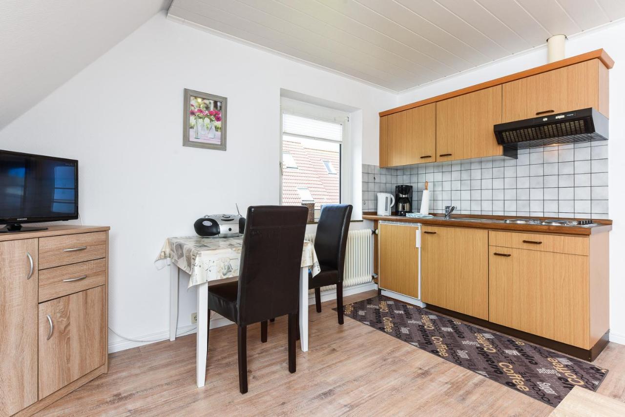 Ferienwohnungen Im Haus Waterkant Neuharlingersiel Bagian luar foto